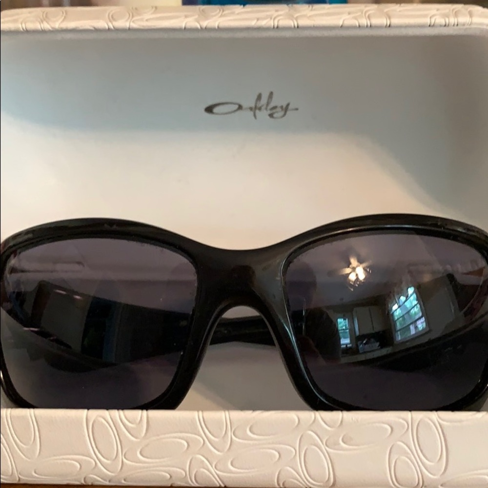 Women’s Oakley sunglasses